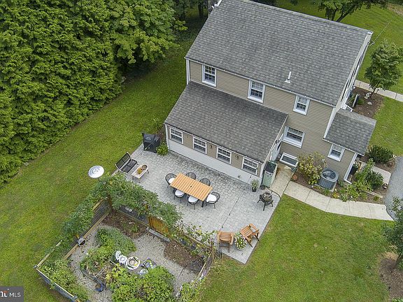 3rd image of 5 Waterville Rd