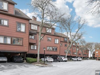 251 Sunset Ky, Secaucus, NJ, 07094