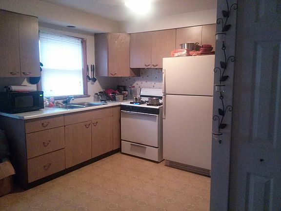 4th image of 1924 Vermont St APT 2B