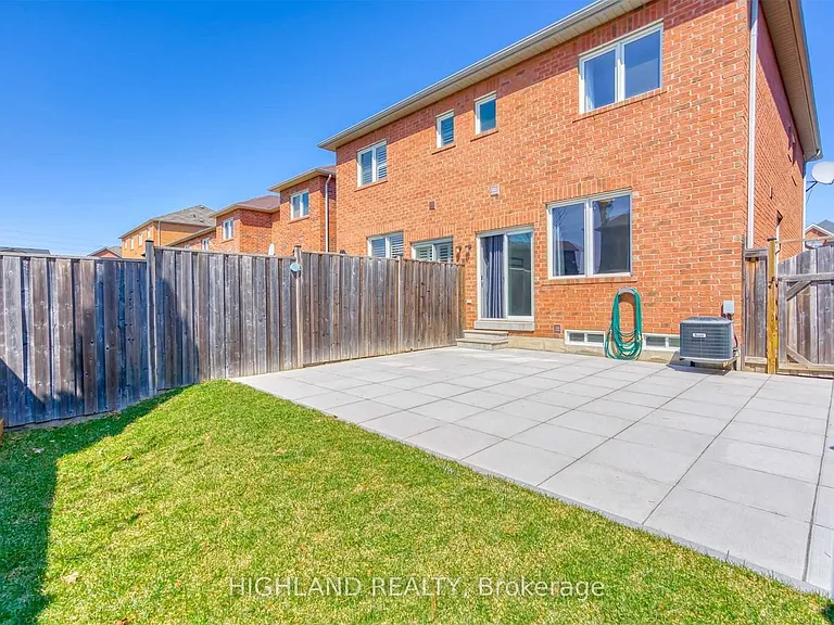 763 Millworks Cres — Photo 21