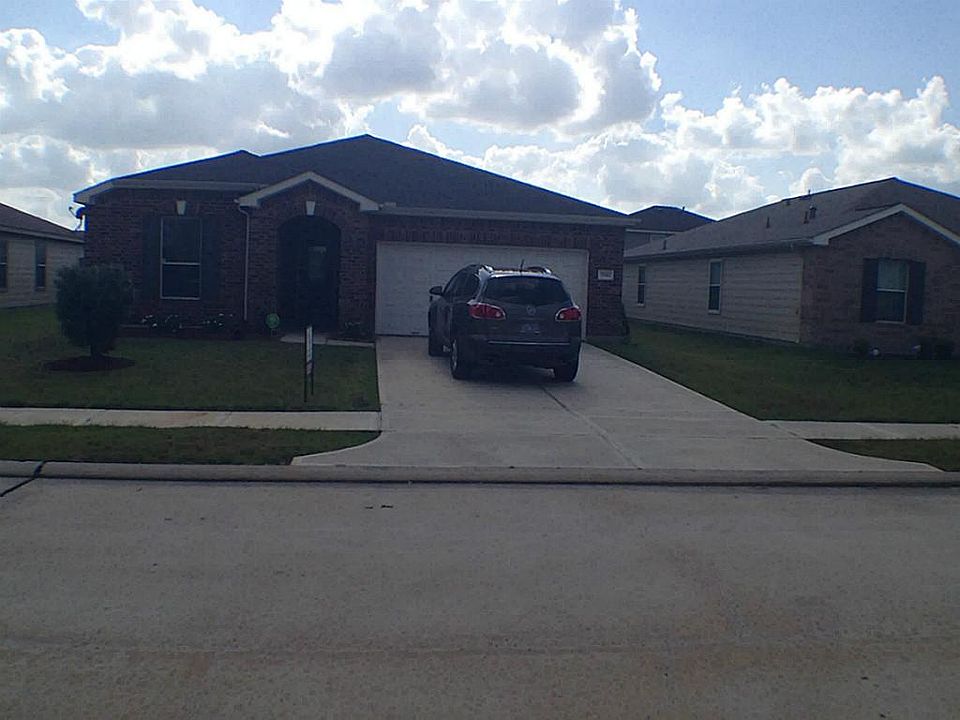 1st image of 7915 Tilbury Woods Ln