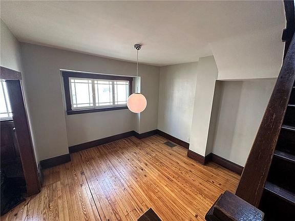 4th image of 639 Clark Ave