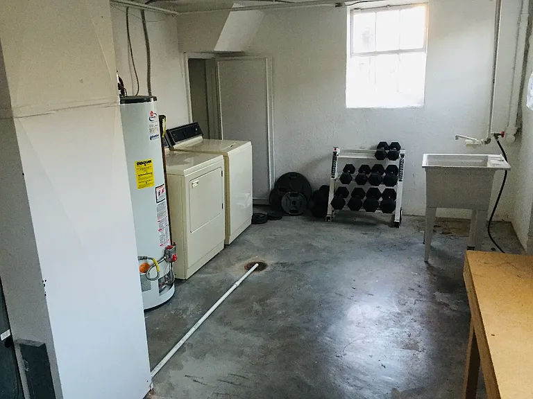 Laundry/storage