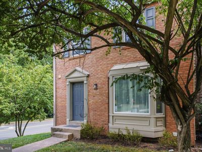 9001 Lee Hwy, Fairfax, VA, 22031