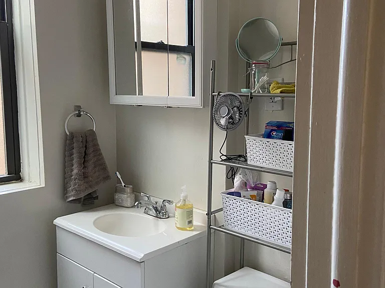 2909 1/2 N Mildred Ave #3F — Photo 30