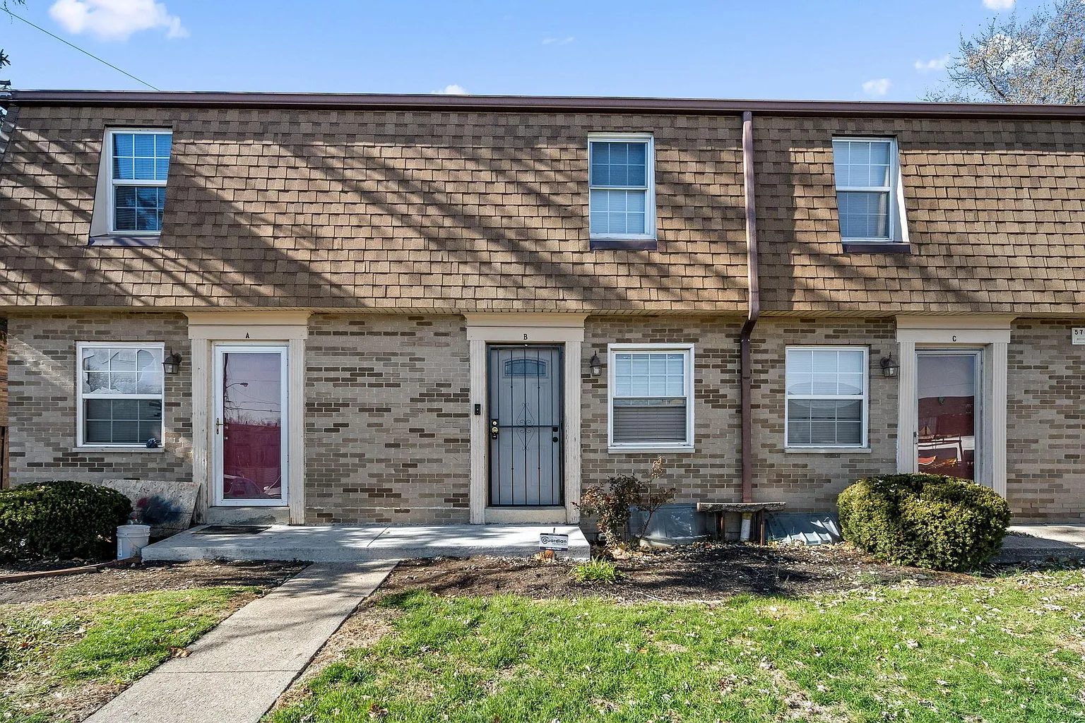 5732 Beechcroft Rd APT B photo 1