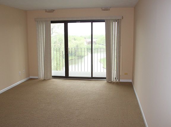 5th image of 51 Old Oak Dr APT 415