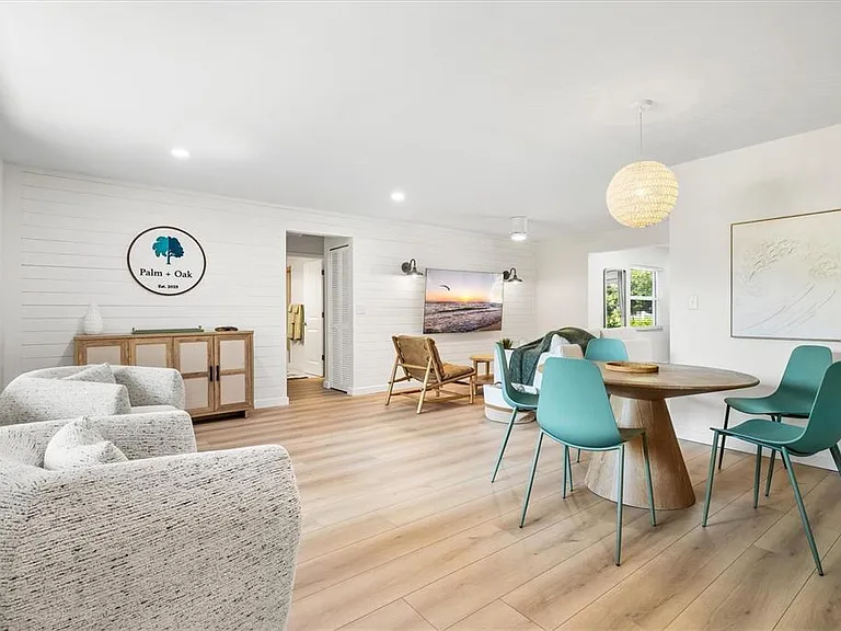 2641 Hyde Park St — Photo 5