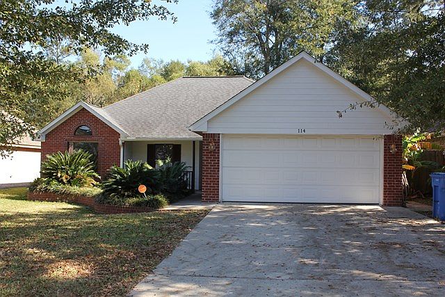 1st image of 114 Willow Brook Dr
