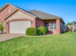 701 SW Caprington St #2, Bentonville, AR 72712