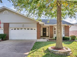 130 Southern Oaks Dr, Saint Charles, MO 63303