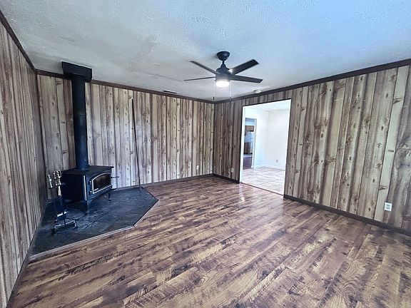 3rd image of 441 Haggin Ave APT C