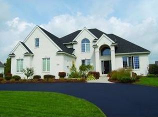 7712 Honeysuckle Dr, Maumee, OH