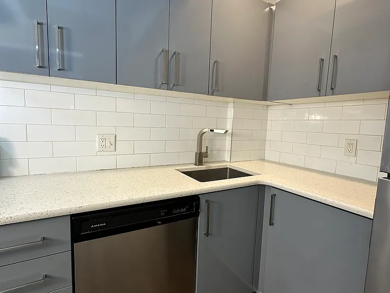 Luxe Tower apartments — Photo 36
