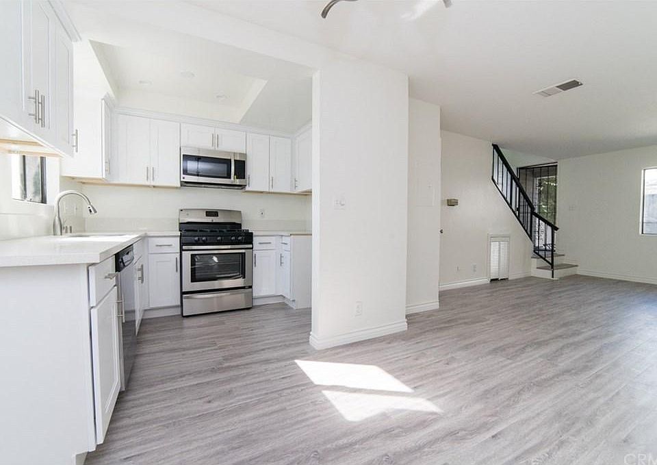 1st image of 633 Hardin Dr