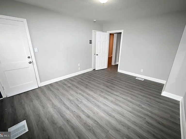 2952 Sollers Point Rd #B — Photo 11
