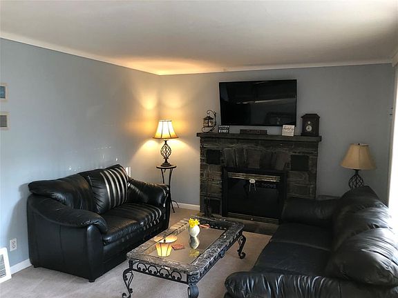 2nd image of 10 Kane Ave