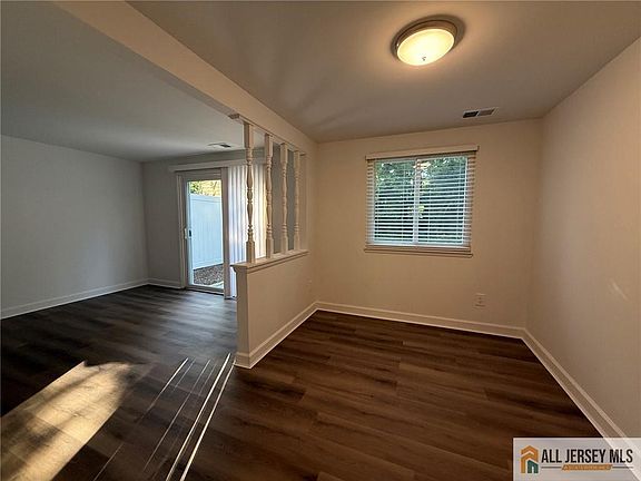 4th image of 53 Cottonwood Ct S