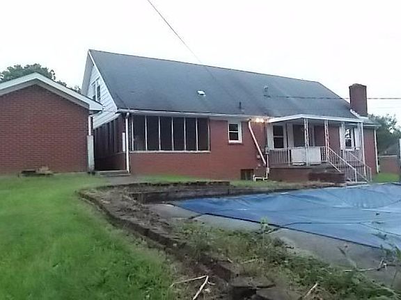 2nd image of 113 Layson St