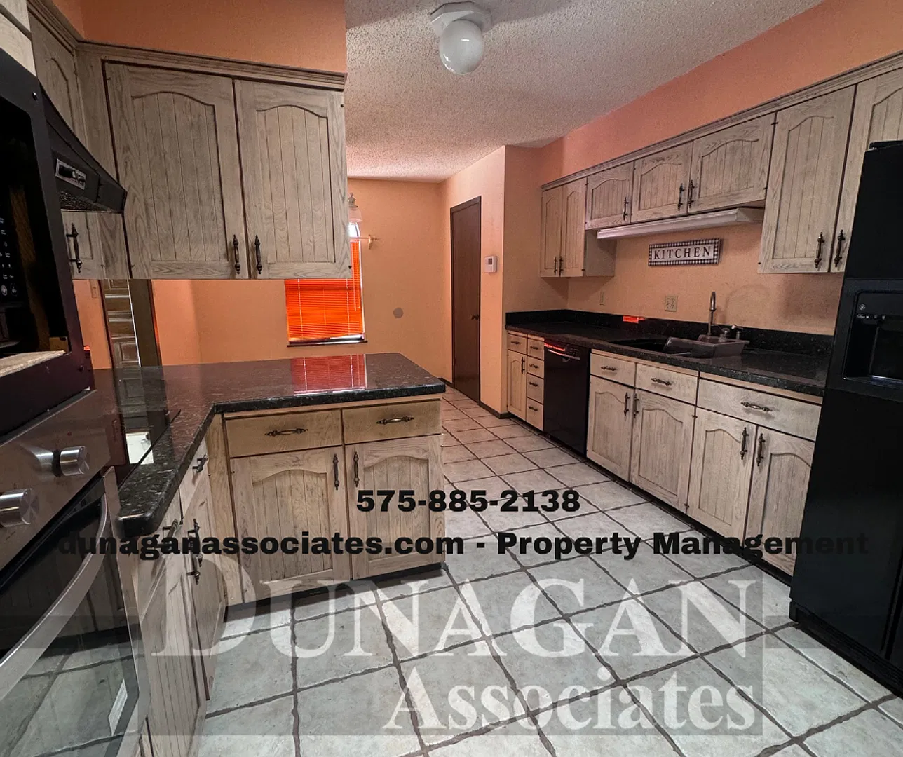 Beautiful 3 Bedroom 2 Bath Home — Photo 2