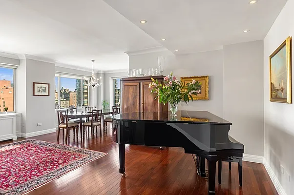 Rented by Corcoran | media 7