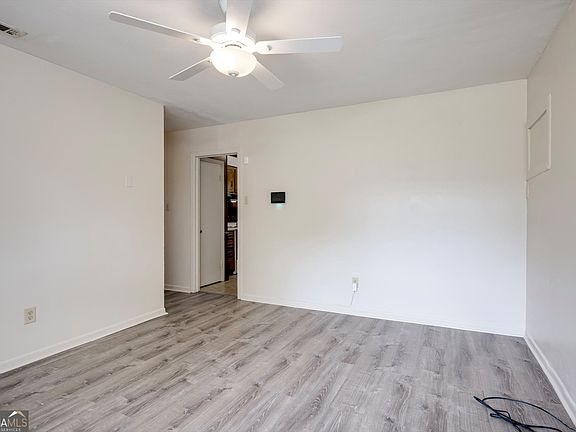 5th image of 2013 Scott Rd