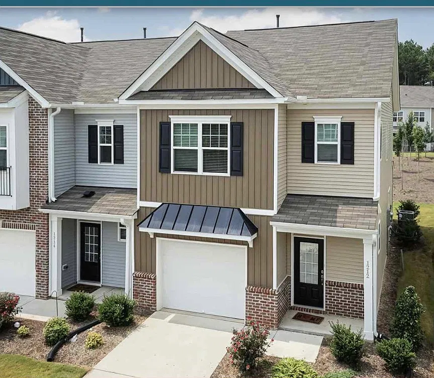 3 bed, 2.5 bath, 1700 sqft, $2,000 — Photo 1