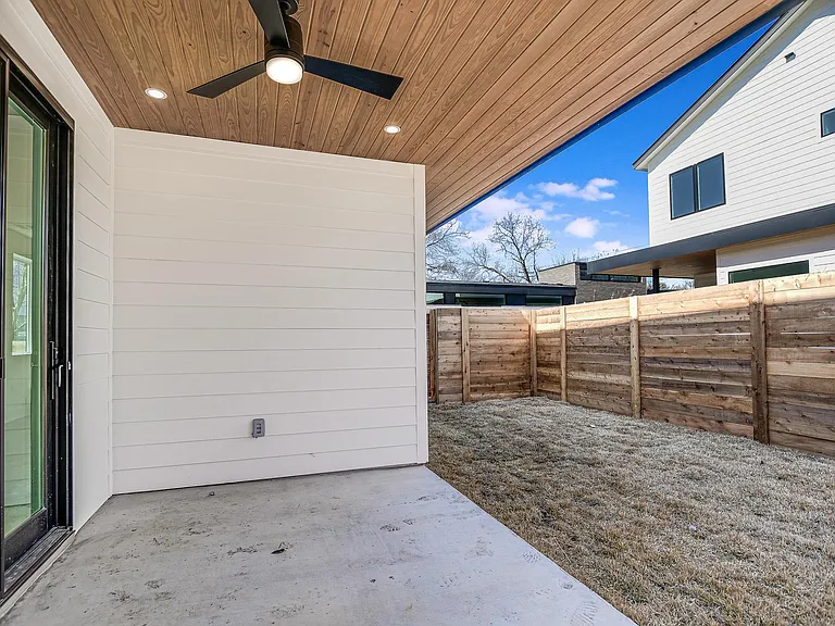 1701 W Saint Johns Ave — Photo 15