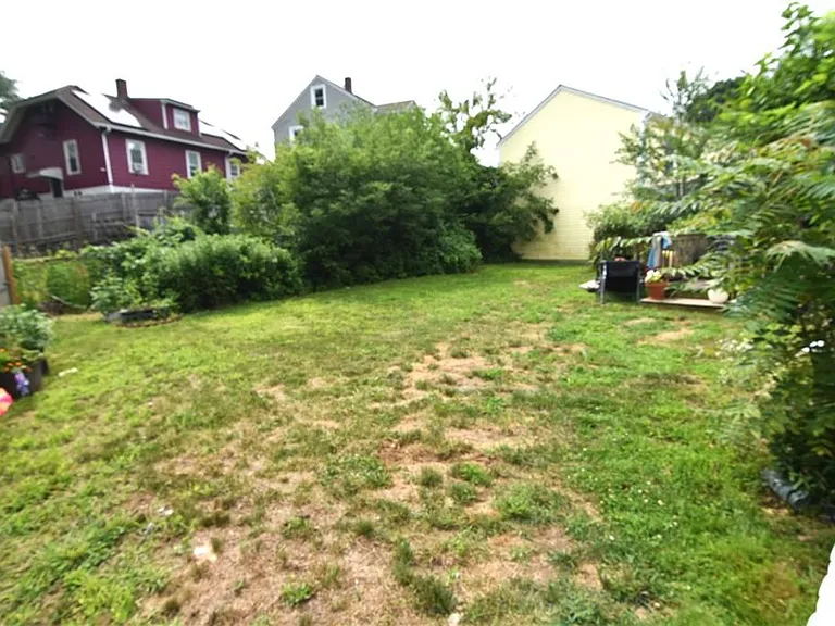 76 Cottage St #2 — Photo 10