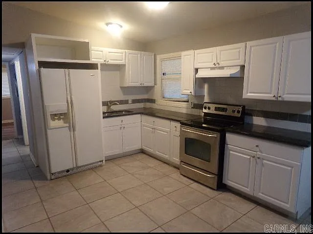3 bed, 1.5 bath, 1008 sqft, $940 — Photo 4
