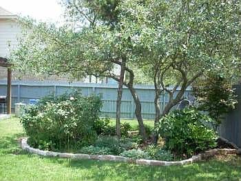 1st image of 2404 Roseglen Dr