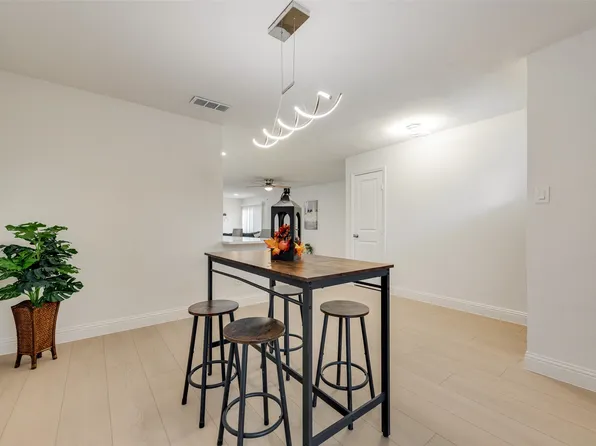 5645 Comer Dr, Fort Worth, TX 76134