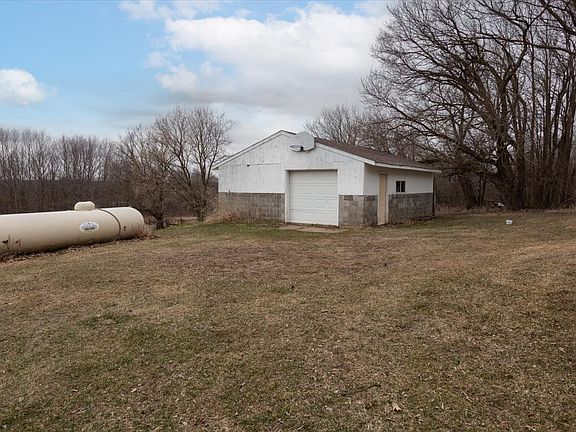 5th image of 3070 County Road E