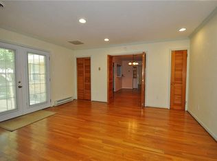 4010 Queenswood Dr, Portsmouth, VA 23703