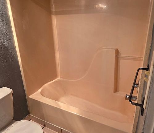 5th image of 613 Boggs Ave #5