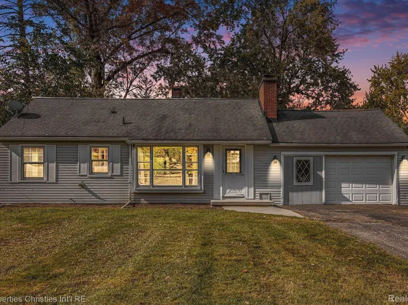 16885 Harrison St, Livonia, MI 48154