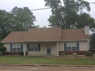 300 Seminole Cir, Coosada, AL, 36020
