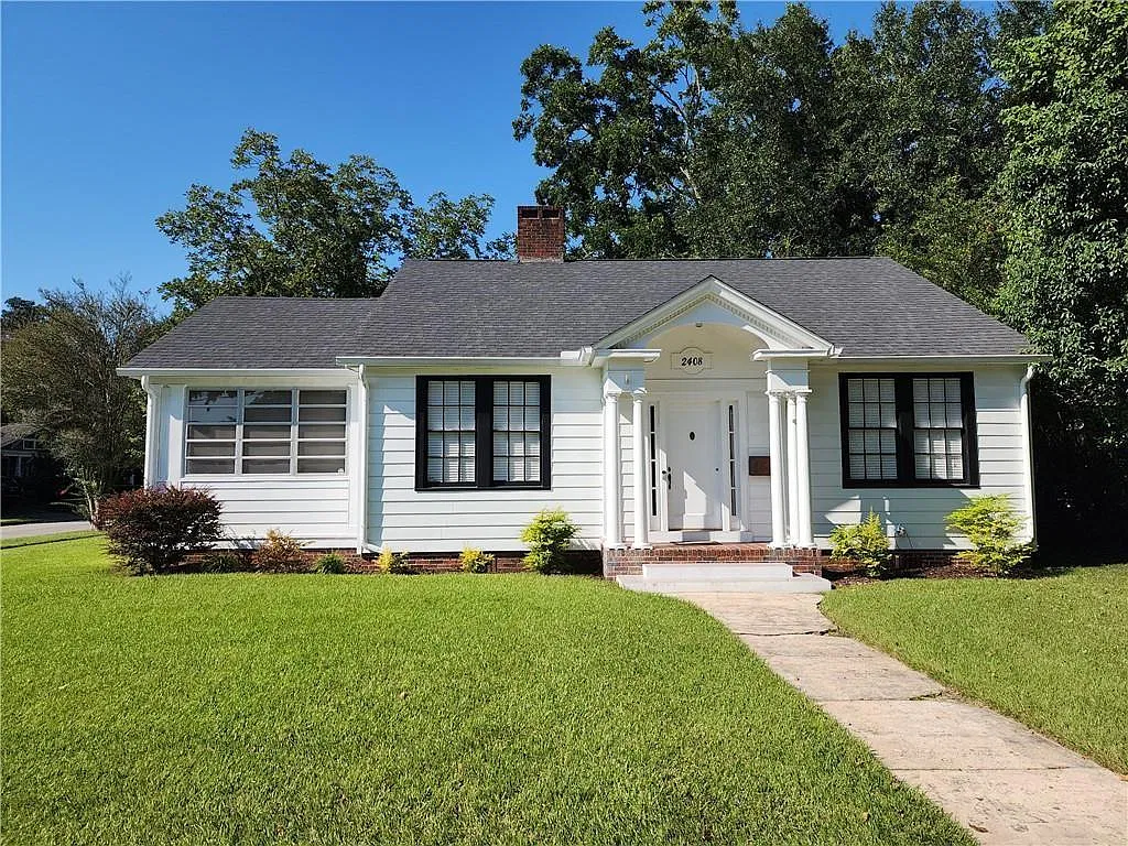 3 bed, 1.0 bath, 1817 sqft, $1,750 — Photo 1