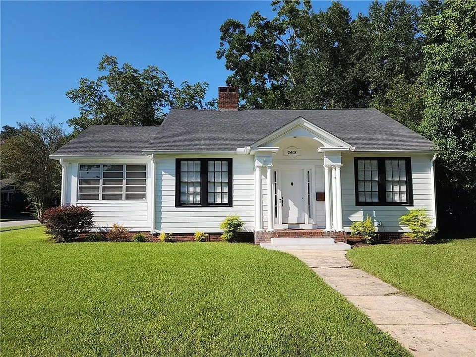 2408 Dauphin St