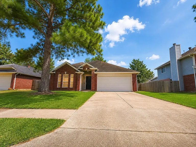 9423 Rippling Fields Dr — Photo 2