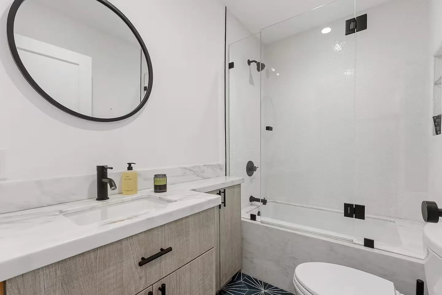 2 bed, 1300 sqft, $11,000 — Photo 2