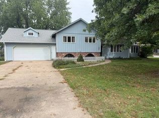 902 E Hynes Ave, Oneill, NE 68763