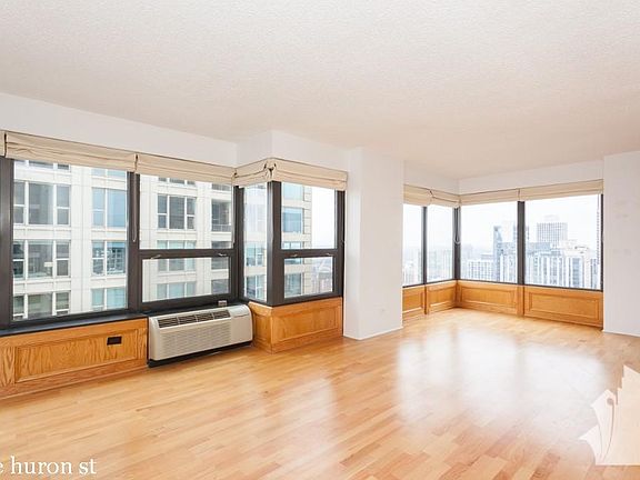 2nd image of 30 E Huron St #1618