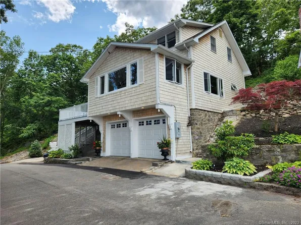 10 Ledge Road, East Lyme, CT 06357