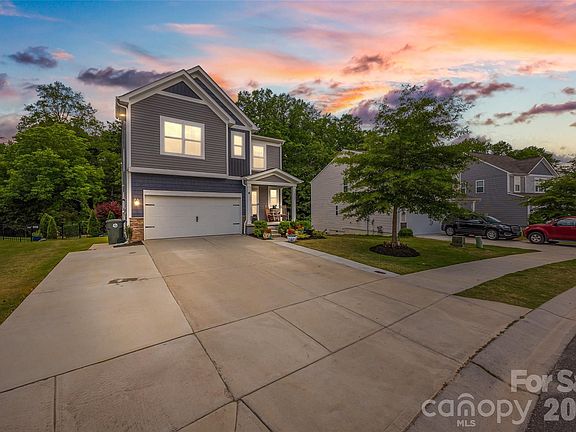 3rd image of 1023 Ava Trail Ln