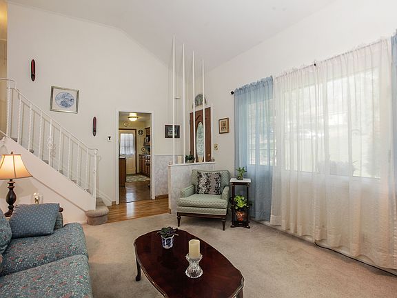 5th image of 2783 Walker Dr