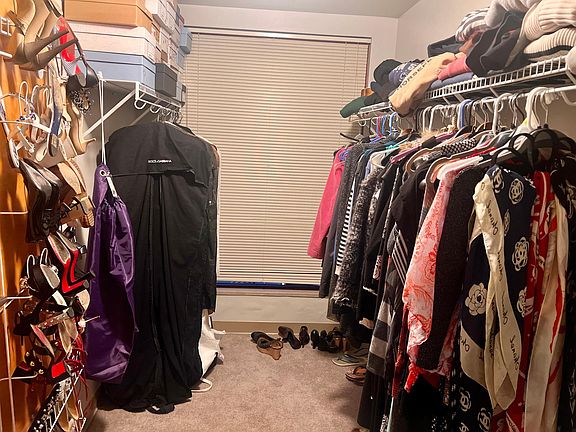 Master bedroom Walk-in closet