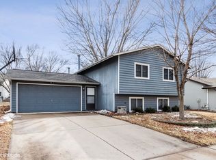901 Sandusky Dr, Iowa City, IA 52240