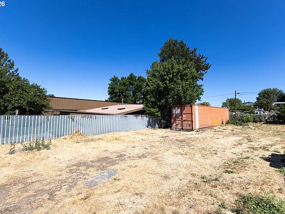 4th image of 608 Deschutes St