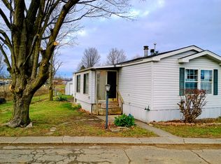 1213 Carl Ct, Plainwell, MI 49080
